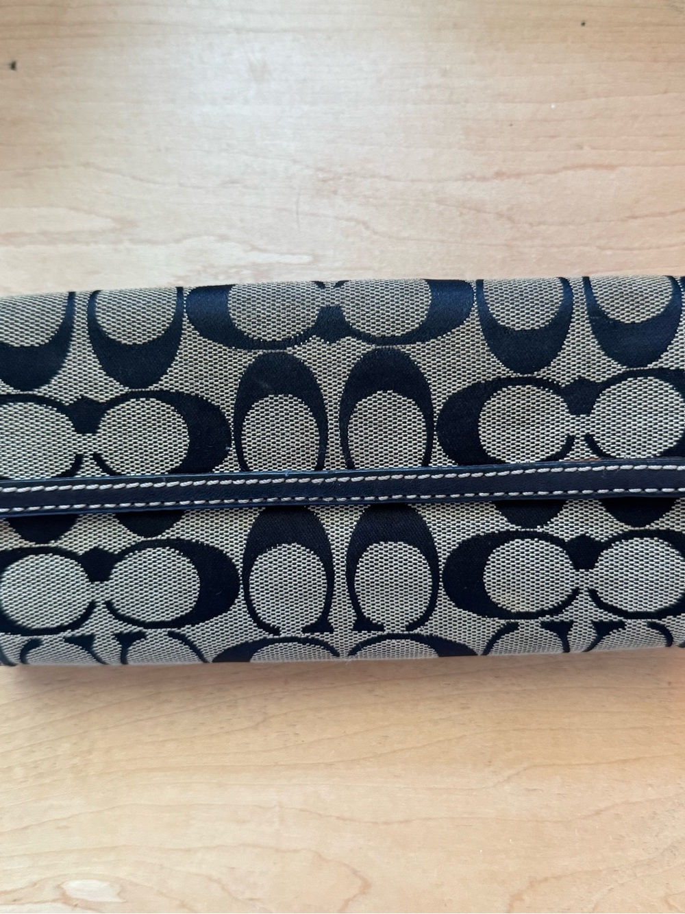 Coach Signature Canvas Wallet in Black and Tan with Turnlock - Picture 3 of 6